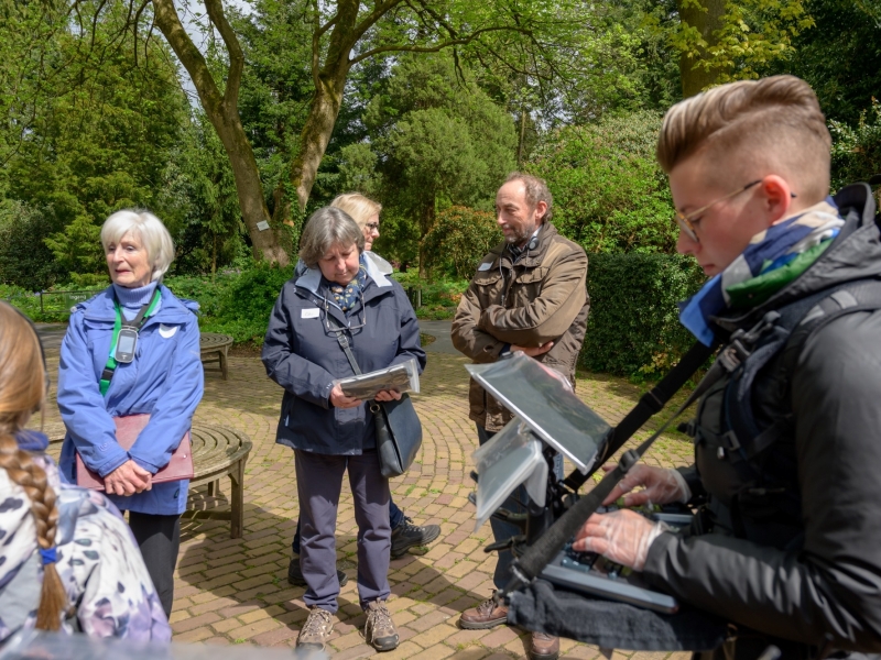 Op stap met de velowalker in groep in arboretum Ka
